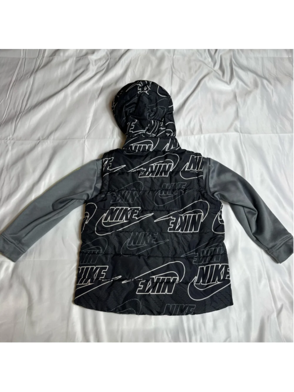 Boys Nike Black Gray Just Do It Puffer Vest 4T